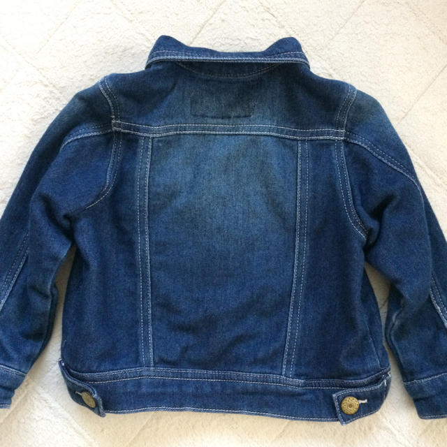 F.O.KIDS(エフオーキッズ)のF.O.インターナショナル　100センチ　デニムジャケット キッズ/ベビー/マタニティのキッズ服女の子用(90cm~)(ジャケット/上着)の商品写真