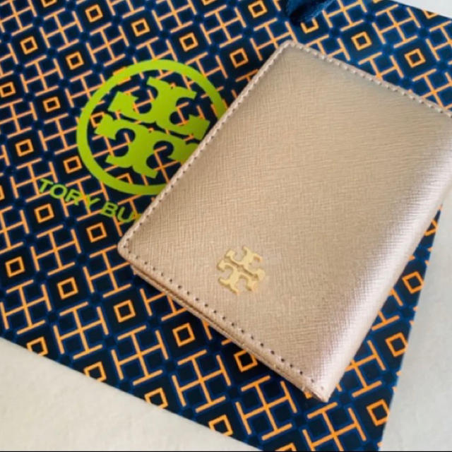 Tory Burch(トリーバーチ)のキャラメルママ様購入予定　トリーバーチパスケース　ローズゴールド　【未使用】 レディースのファッション小物(名刺入れ/定期入れ)の商品写真