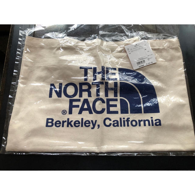 THE NORTH FACE(ザノースフェイス)の19年モデル 新品 未使用 ノースフェイス オーガニックコットン トート  青 レディースのバッグ(トートバッグ)の商品写真