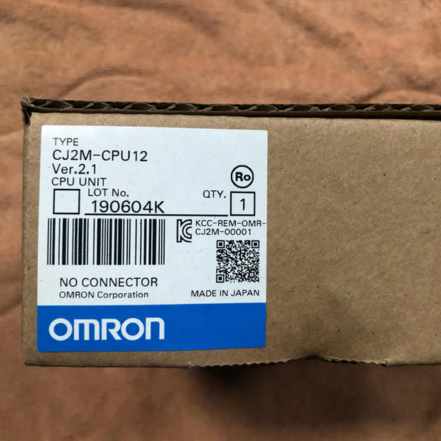 OMRON(オムロン)の新品　OMRON CJ2M-CPU12 シーケンサー スマホ/家電/カメラのPC/タブレット(PCパーツ)の商品写真