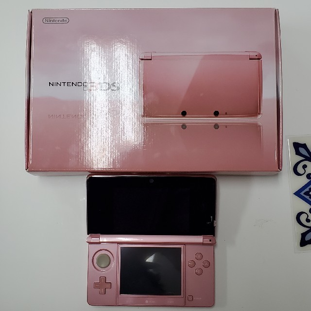 ニンテンドー3DS(ニンテンドー3DS)の【美品】ニンテンドー3DS ピンク エンタメ/ホビーのゲームソフト/ゲーム機本体(携帯用ゲーム機本体)の商品写真