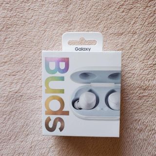 サムスン(SAMSUNG)のGalaxy buds ワイヤレスイヤホン　新品(ヘッドフォン/イヤフォン)