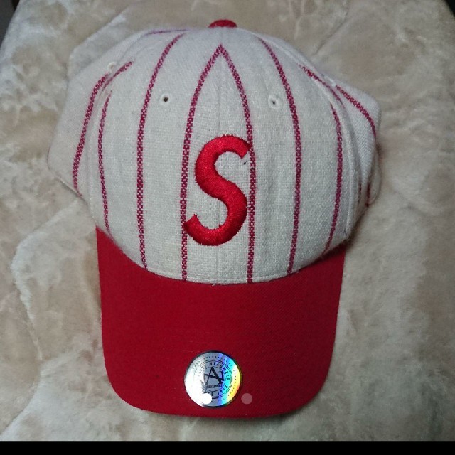 Supreme(シュプリーム)のsupreme アメリカンニードル コラボキャップ メンズの帽子(キャップ)の商品写真