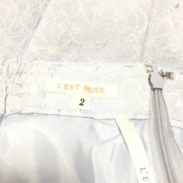 L'EST ROSE(レストローズ)の【値下げ】レストローズ♡花柄刺繍スカート レディースのスカート(ひざ丈スカート)の商品写真