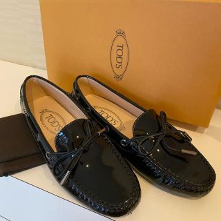 トッズ(TOD'S)のぶぅ様専用.新品未使用.TOD’S ドライビングシューズ35.5(スリッポン/モカシン)