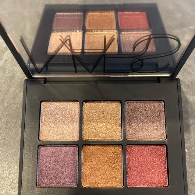 NARS(ナーズ)の【限定色】NARS ヴォワヤジュール アイシャドウパレット1192 コスメ/美容のベースメイク/化粧品(アイシャドウ)の商品写真