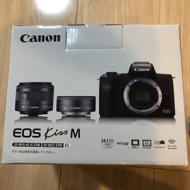 Canon(キヤノン)のCanonミラーレスカメラEOS Kiss Mダブルレンズキット スマホ/家電/カメラのカメラ(ミラーレス一眼)の商品写真