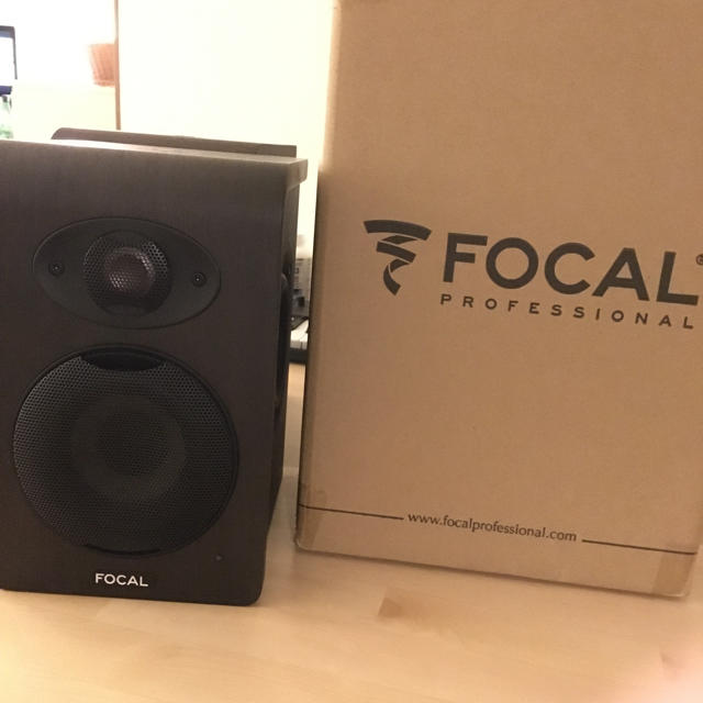 Focal Shape40ペア美品の通販 by birds and bugs|ラクマ Focal Shape40ペア美品の通販 by birds and bugs|ラクマ