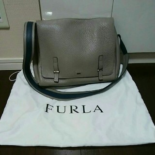 フルラ(Furla)のFURLAメンズメッセンジャーバッグ　グレー　（修理箇所あり）(ショルダーバッグ)