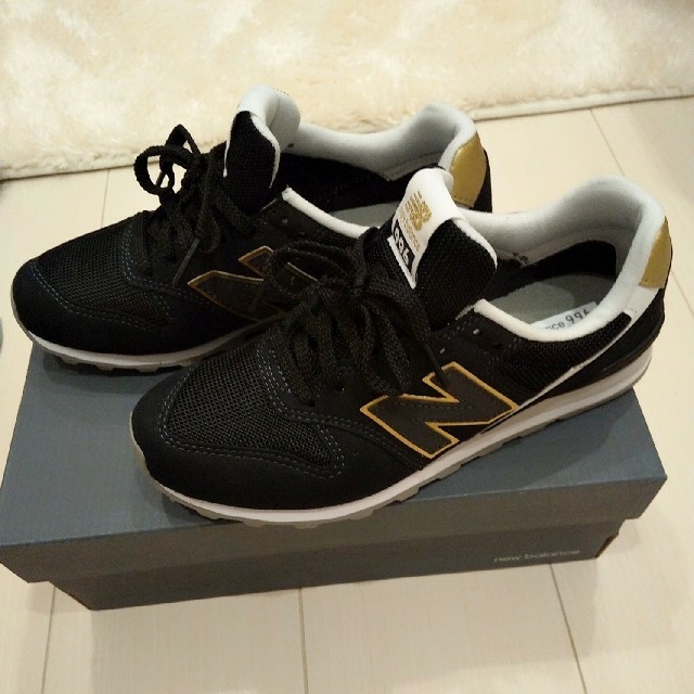 new balance♪WL996 CD ﾌﾞﾗｯｸ×ｺﾞｰﾙﾄﾞ 23.5cmレディース