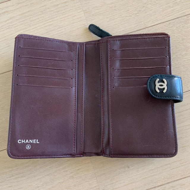 CHANEL(シャネル)のCHANEL 2つ折り財布 マトラッセ 黒 ラウンドファスナー レディースのファッション小物(財布)の商品写真
