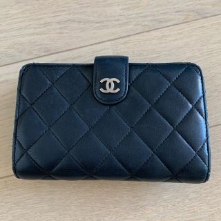 シャネル(CHANEL)のCHANEL 2つ折り財布 マトラッセ 黒 ラウンドファスナー(財布)