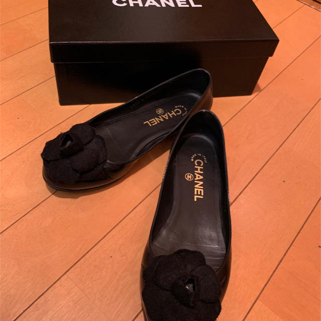 CHANELカメリア　フラットシューズ