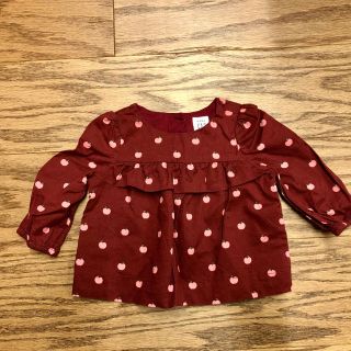 ベビーギャップ(babyGAP)のベビーギャップ　りんご柄トップス (シャツ/カットソー)