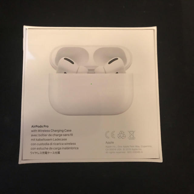 Apple(アップル)のApple AirPods Pro MWP22J/A スマホ/家電/カメラのオーディオ機器(ヘッドフォン/イヤフォン)の商品写真