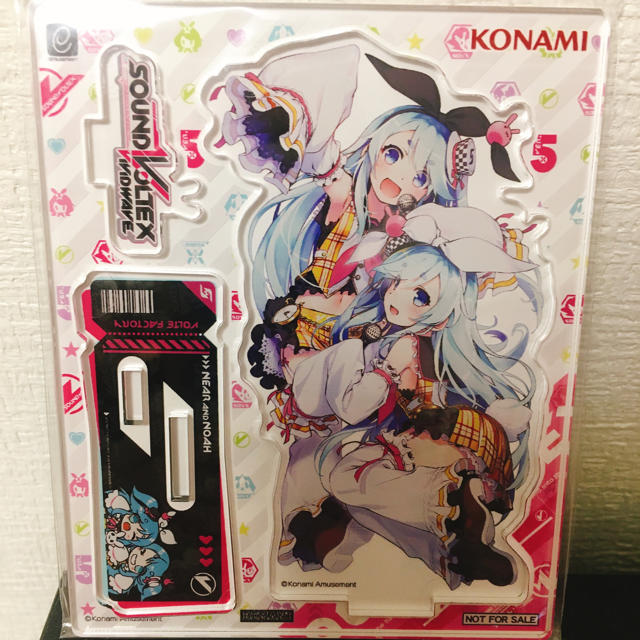 KONAMI(コナミ)のSOUND VOLTEX ニア&ノア アクリルフィギュア エンタメ/ホビーのおもちゃ/ぬいぐるみ(キャラクターグッズ)の商品写真