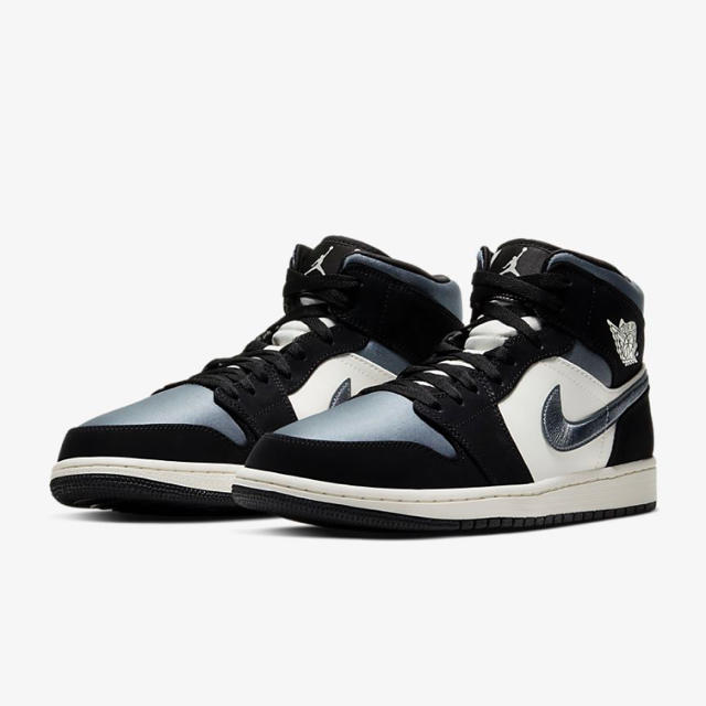 NIKE(ナイキ)のNIKE AIR JORDAN 1 MID SE メンズの靴/シューズ(スニーカー)の商品写真