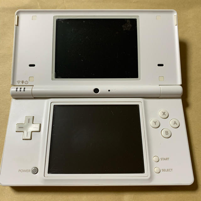 ニンテンドーDS(ニンテンドーDS)のニンテンドーDSi 本体 説明書あり エンタメ/ホビーのゲームソフト/ゲーム機本体(携帯用ゲーム機本体)の商品写真