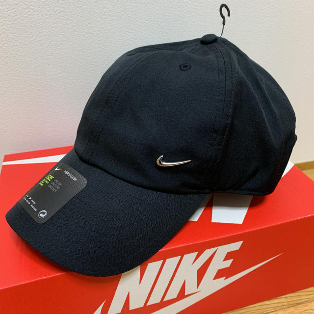 NIKE(ナイキ)の海外限定 NIKE ヘリテージ 86 metal Swoosh メタル キャップ メンズの帽子(キャップ)の商品写真