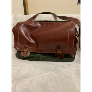 ロエベ(LOEWE)のLOEWE ミリタリーメッセンジャーバッグ(メッセンジャーバッグ)