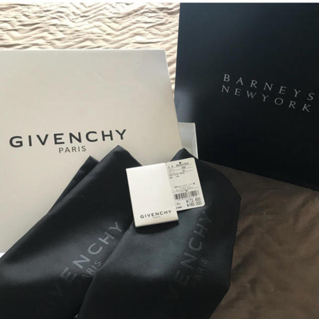 GIVENCHY × BARNEYS NEWYORK 靴