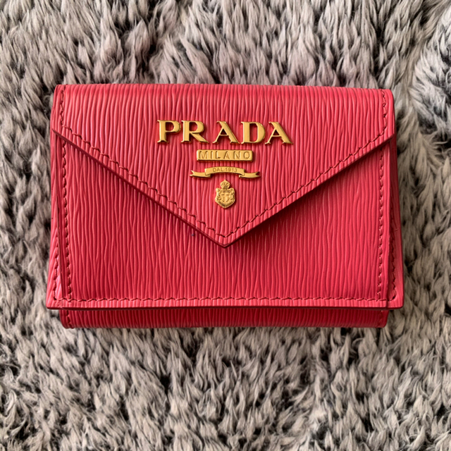 PRADA(プラダ)のプラダ　ミニ財布　三つ折り レディースのファッション小物(財布)の商品写真