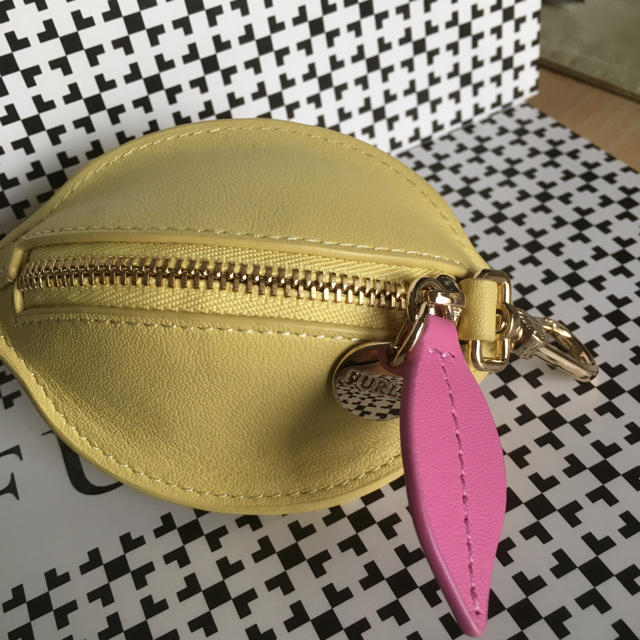 Furla(フルラ)の新品フルラ  コインケースレモン レディースのファッション小物(コインケース)の商品写真