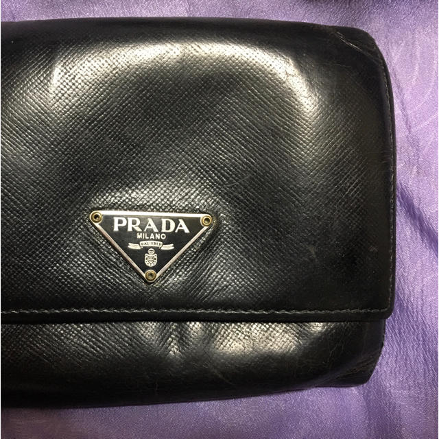 PRADA(プラダ)のPRADA プラダ　三つ折り財布　ジャンク レディースのファッション小物(財布)の商品写真