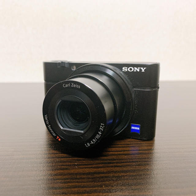 SONY(ソニー)のSONY デジタルカメラ DSC-RX100 付属品付き スマホ/家電/カメラのカメラ(コンパクトデジタルカメラ)の商品写真