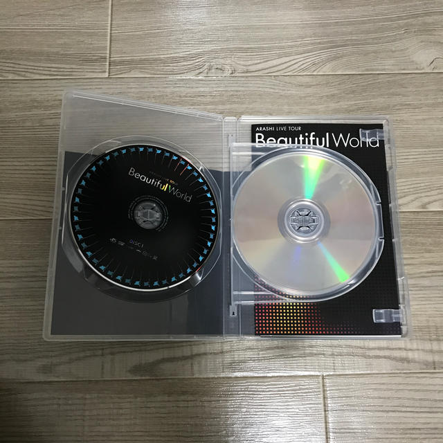 嵐(アラシ)のARASHI　LIVE　TOUR　Beautiful　World DVD エンタメ/ホビーのDVD/ブルーレイ(ミュージック)の商品写真