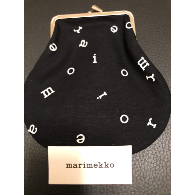 marimekko(マリメッコ)の値下げ　新品　マリメッコ　マリレターズ　ポーチ レディースのファッション小物(ポーチ)の商品写真