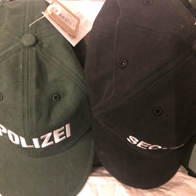 Balenciaga(バレンシアガ)のvetements キャップ polizei 【新品】 メンズの帽子(キャップ)の商品写真