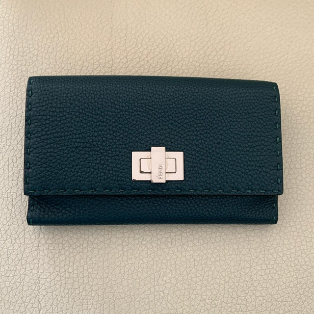 FENDI(フェンディ)の美品❤️フェンディ　セレリア　長財布　ダークグリーン レディースのファッション小物(財布)の商品写真