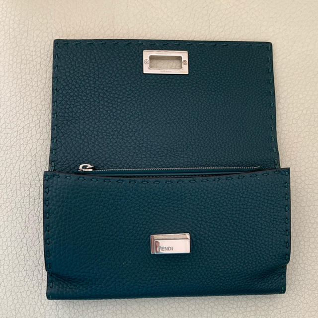 FENDI(フェンディ)の美品❤️フェンディ　セレリア　長財布　ダークグリーン レディースのファッション小物(財布)の商品写真