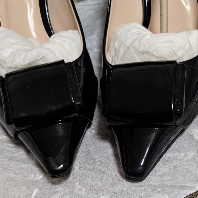 DIANA(ダイアナ)の7cmヒール　黒 エナメルパンプス　DIANA　仕事用パンプス　スーツ用パンプス レディースの靴/シューズ(ハイヒール/パンプス)の商品写真