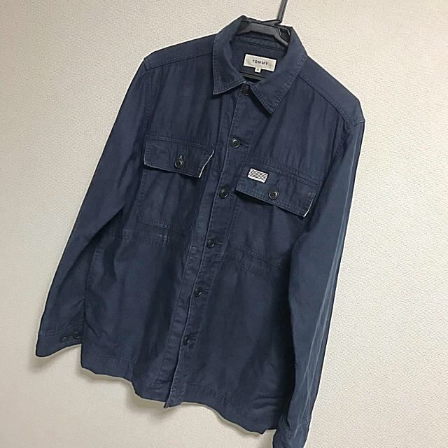 TOMMY(トミー)のTOMMY ミリタリーシャツ ネイビー メンズのジャケット/アウター(ミリタリージャケット)の商品写真