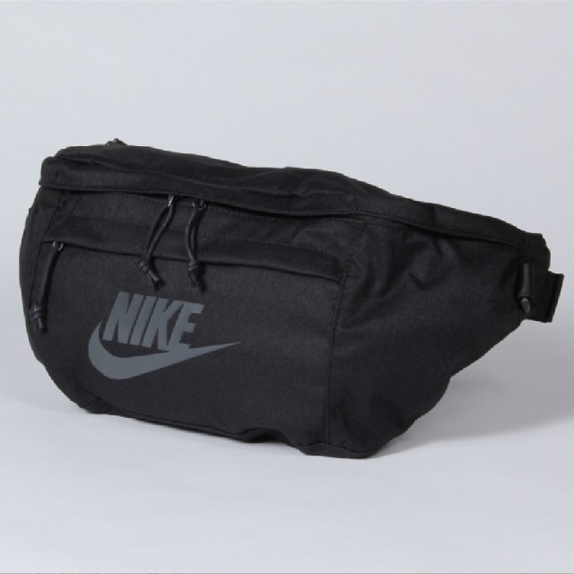 NIKE(ナイキ)のNIKE ナイキ ウエストバッグ ヒップバッグ テック ヒップパック ブラック レディースのバッグ(ボディバッグ/ウエストポーチ)の商品写真