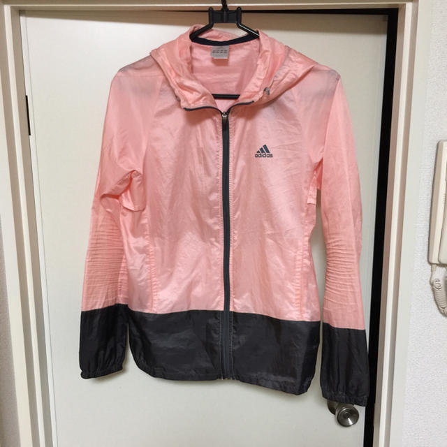 adidas(アディダス)のadidasのナイロンパーカー レディースのジャケット/アウター(その他)の商品写真