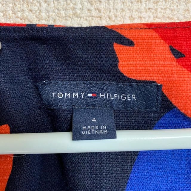 TOMMY HILFIGER(トミーヒルフィガー)のトミーフィルフィガー 花柄ワンピース Lサイズ レディースのワンピース(ひざ丈ワンピース)の商品写真