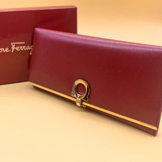 フェラガモ 財布(レディース)(レッド/赤色系)の通販 32点