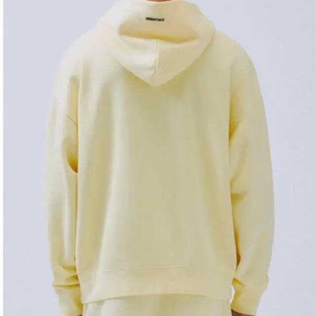 FEAR OF GOD(フィアオブゴッド)の【限定価格！！】fog essentials パーカー イエロー Lサイズ メンズのトップス(パーカー)の商品写真