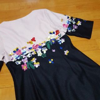 ビーシービージーマックスアズリア(BCBGMAXAZRIA)の超可愛い🌹BCBG  MAXAZRIA🌹ワンピース(ひざ丈ワンピース)