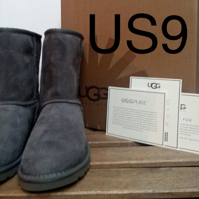 UGG(アグ)のUGG クラシックショート US9 灰 レディースの靴/シューズ(ブーツ)の商品写真