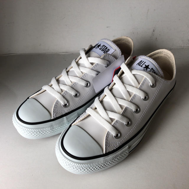 CONVERSE(コンバース)の新品　コンバース　レザーオールスター　OX WH ホワイト　24.0cm レディースの靴/シューズ(スニーカー)の商品写真