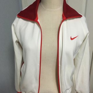 ナイキ(NIKE)のナイキ 白 ジャージ 上下セット(ルームウェア)