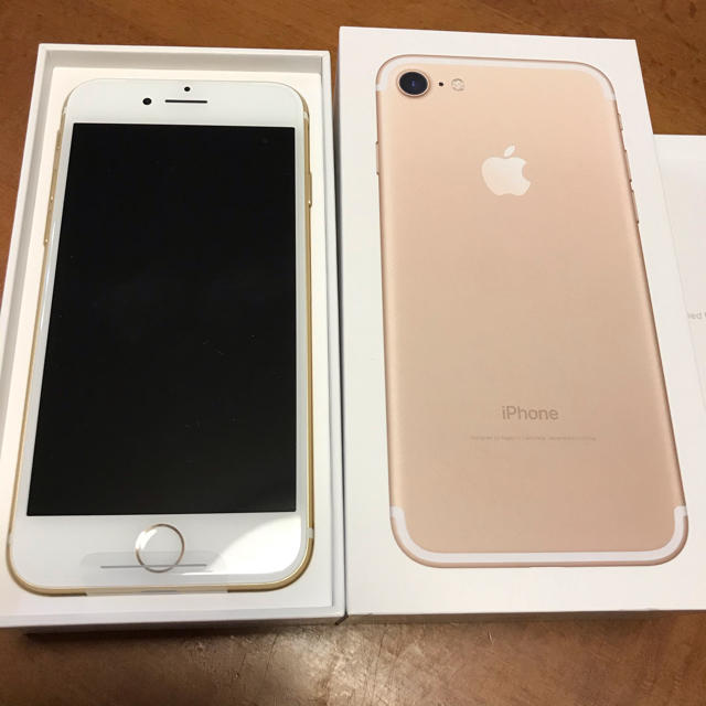 新品未使用　iPhone 7 Gold 32GB simフリー