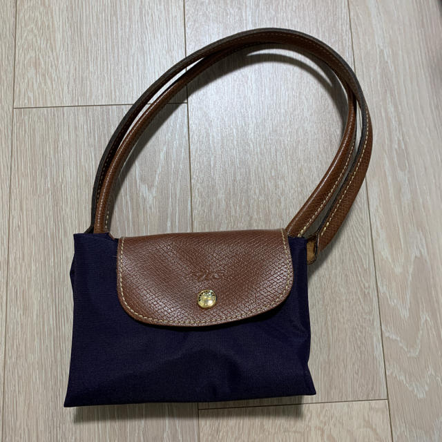 LONGCHAMP(ロンシャン)のロンシャン　ショルダーバッグ  パープル　美品 レディースのバッグ(ショルダーバッグ)の商品写真