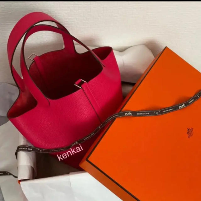 Hermes(エルメス)のエルメス　ピコタンMM ローズエクストリーム　D刻印 レディースのバッグ(ハンドバッグ)の商品写真