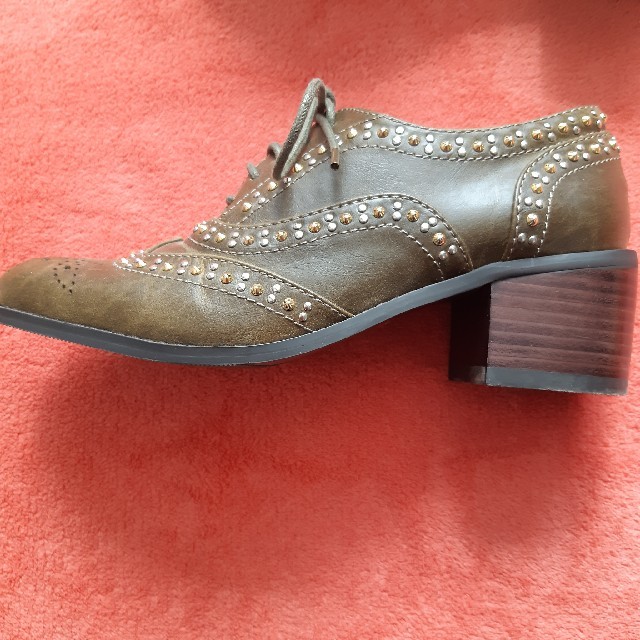 Ungrid(アングリッド)のUngrid アングリッド スタッズ ローファー 紐靴 モスグリーン 革靴 レディースの靴/シューズ(ローファー/革靴)の商品写真
