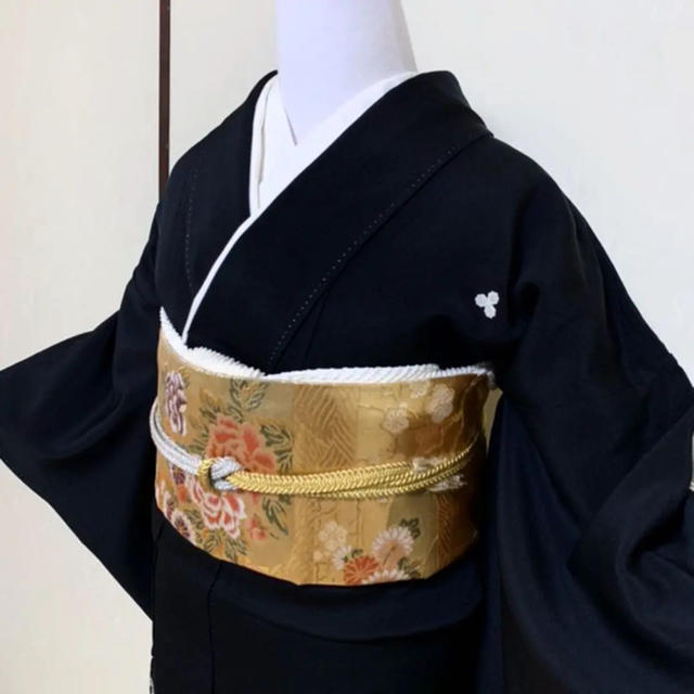 mie.com様専用!御所解き模様黒留袖、帯、小物セットの通販 by LINLIN